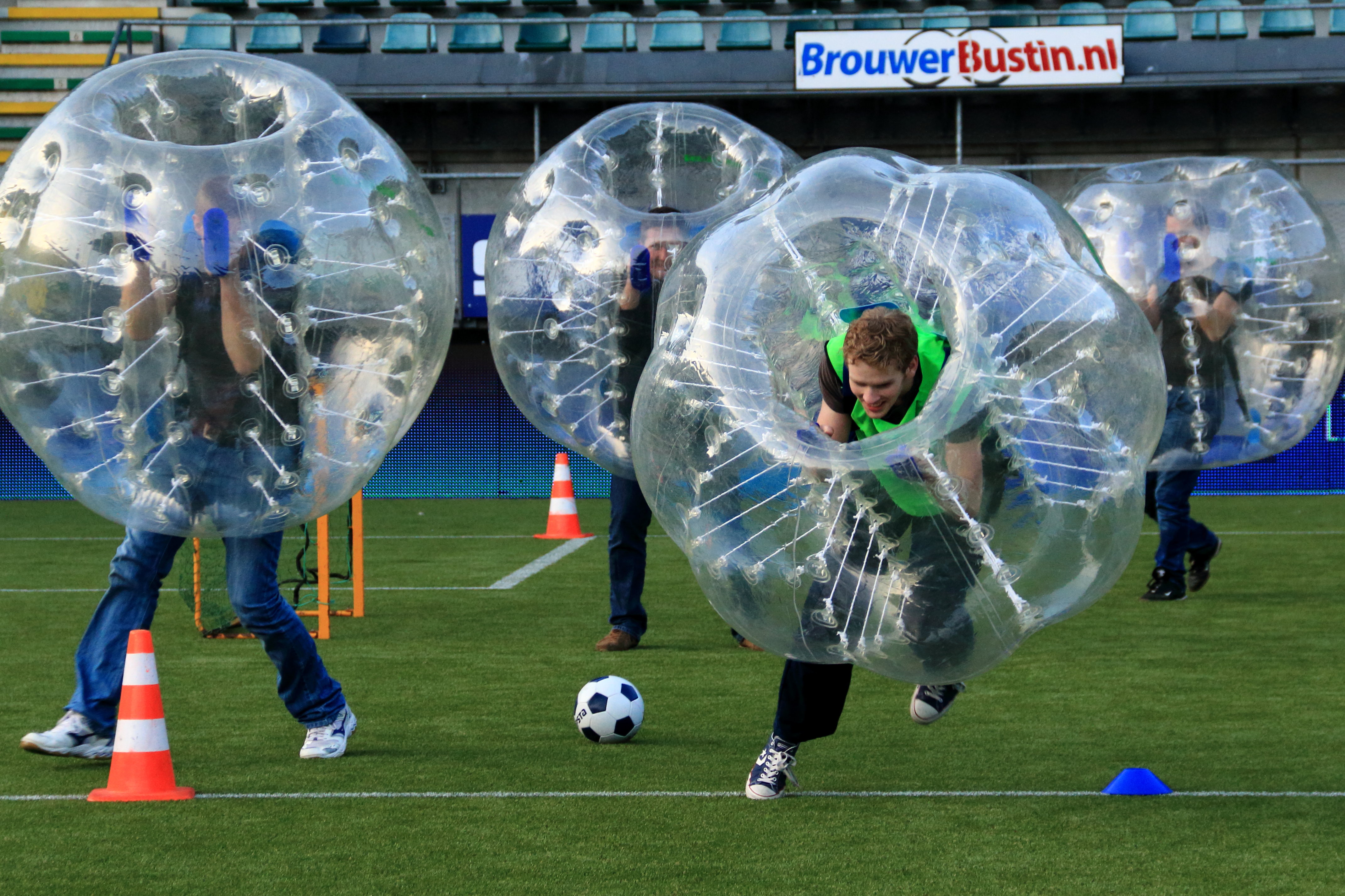 Bubble voetbal huren